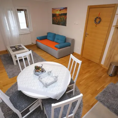 Mipet Aparthotel *